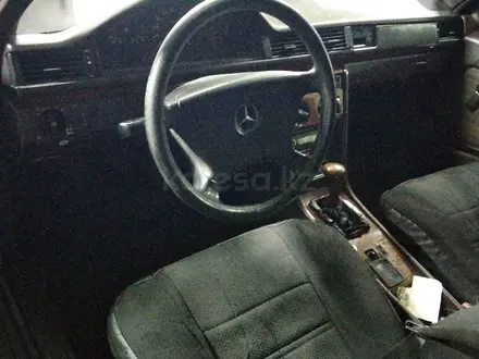 Mercedes-Benz E 230 1992 года за 1 200 000 тг. в Павлодар – фото 11