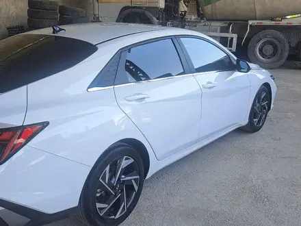 Hyundai Elantra 2023 года за 6 800 000 тг. в Шымкент – фото 8