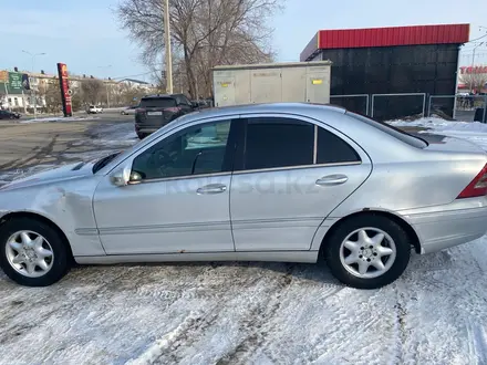 Mercedes-Benz C 180 2002 года за 2 400 000 тг. в Конаев (Капшагай) – фото 12