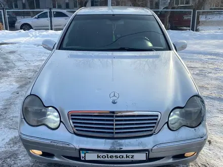 Mercedes-Benz C 180 2002 года за 2 400 000 тг. в Конаев (Капшагай) – фото 15
