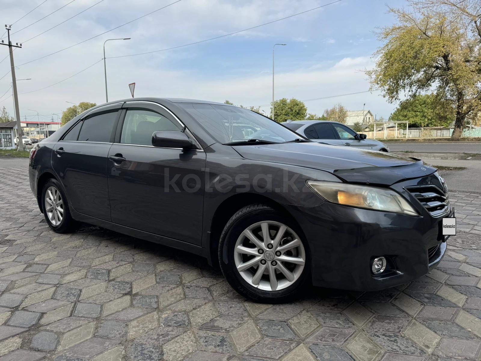 Toyota Camry 2011 г.