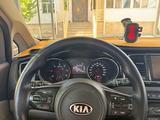 Kia Carnival 2019 года за 11 000 000 тг. в Шымкент – фото 2