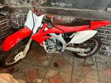 Honda  CRF 450R 2005 годаfor1 200 000 тг. в Алматы – фото 2