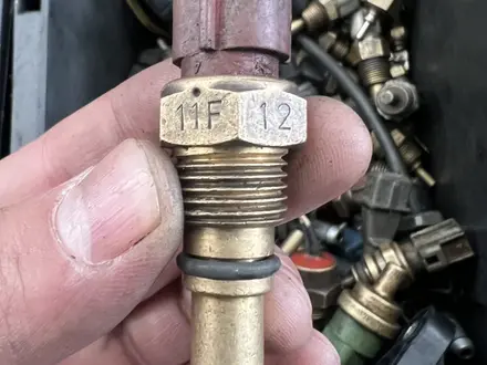 Привозной оригинал датчик температуры 2JZ TOYOTA LEXUS за 2 000 тг. в Алматы