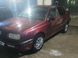 Volkswagen Vento 1994 годаүшін900 000 тг. в Семей – фото 2