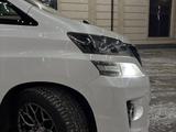 Toyota Vellfire 2012 года за 14 500 000 тг. в Атырау – фото 2