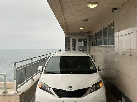 Toyota Sienna 2013 года за 10 500 000 тг. в Актау – фото 3