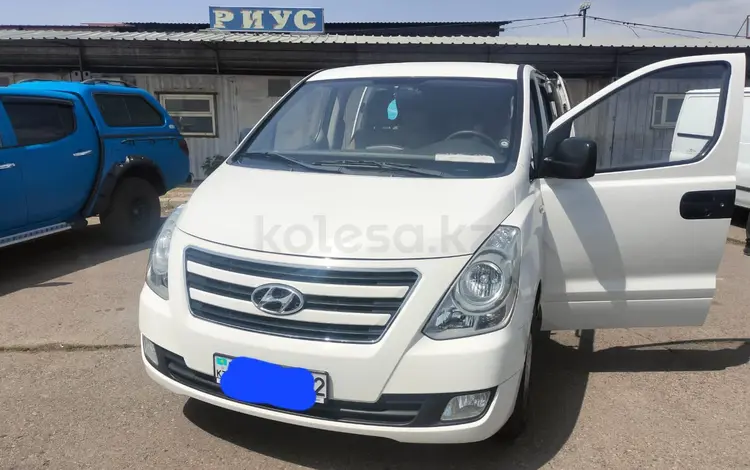 Hyundai Starex 2018 года за 14 000 000 тг. в Алматы