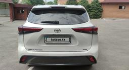 Toyota Highlander 2022 года за 31 500 000 тг. в Алматы – фото 4