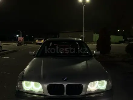 BMW 325 2001 года за 3 800 000 тг. в Алматы