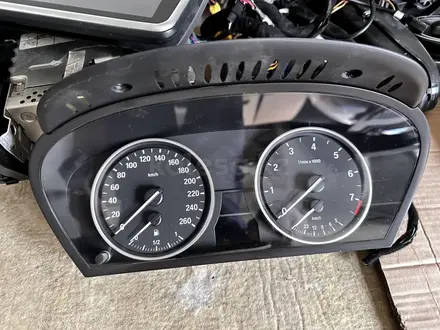 Щиток приборов e70 f10 f15 e60 e61 e90 e83 x3 за 1 000 тг. в Алматы