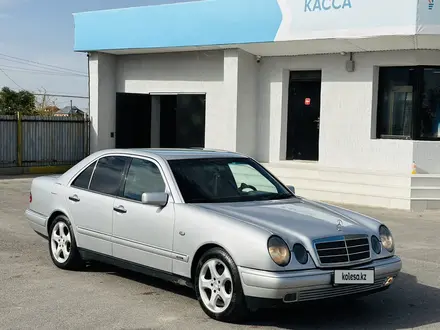 Mercedes-Benz E 280 1996 года за 2 850 000 тг. в Шымкент