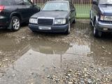 Mercedes-Benz E 200 1993 годаүшін550 000 тг. в Усть-Каменогорск – фото 2