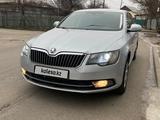 Skoda Superb 2014 года за 5 200 000 тг. в Алматы – фото 2