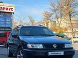 Volkswagen Passat 1994 годаfor2 500 000 тг. в Шымкент