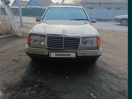 Mercedes-Benz E 230 1990 года за 1 200 000 тг. в Талдыкорган – фото 4