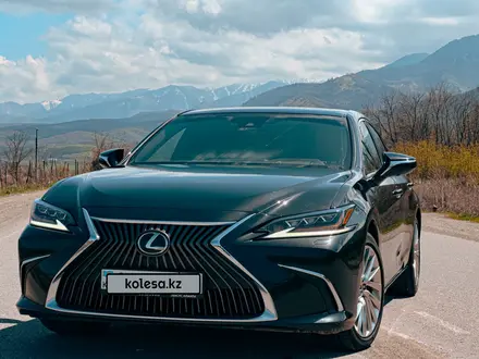 Lexus ES 250 2021 года за 24 500 000 тг. в Алматы – фото 2