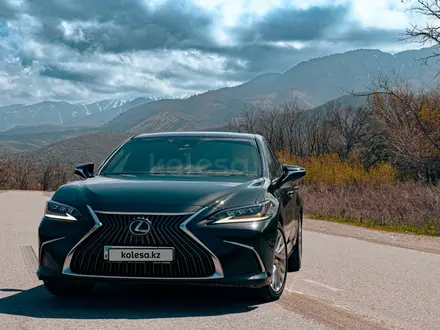 Lexus ES 250 2021 года за 24 500 000 тг. в Алматы