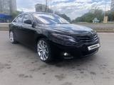 Toyota Camry 2011 года за 9 000 000 тг. в Караганда – фото 2