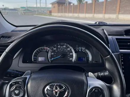 Toyota Camry 2014 года за 5 100 000 тг. в Атырау – фото 18