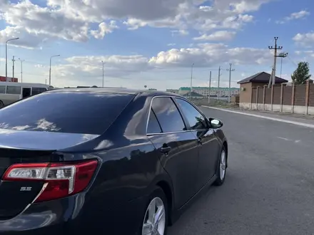 Toyota Camry 2014 года за 5 100 000 тг. в Атырау – фото 7
