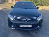 Toyota Camry 2016 года за 10 800 000 тг. в Шымкент – фото 2