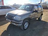 Chevrolet Niva 2004 года за 1 200 000 тг. в Атырау – фото 4