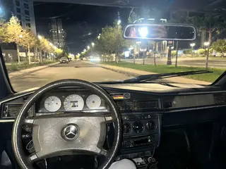 Mercedes-Benz 190