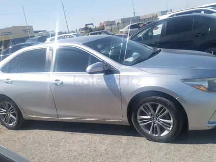 Toyota Camry 2015 года за 8 750 000 тг. в Актобе – фото 4