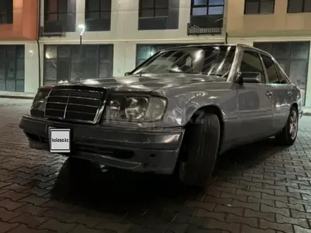 Mercedes-Benz E 230 1993 года за 1 500 000 тг. в Жанаозен – фото 3