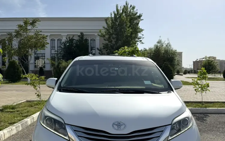 Toyota Sienna 2017 года за 11 500 000 тг. в Актау