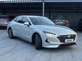 Hyundai Sonata 2023 года за 13 500 000 тг. в Астана – фото 2