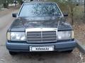 Mercedes-Benz E 200 1992 годаfor1 500 000 тг. в Астана