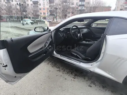 Chevrolet Camaro 2012 года за 10 000 000 тг. в Атырау – фото 21