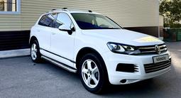 Volkswagen Touareg 2013 годаfor11 800 000 тг. в Костанай – фото 2