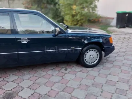 Mercedes-Benz E 200 1992 года за 1 700 000 тг. в Алматы – фото 6