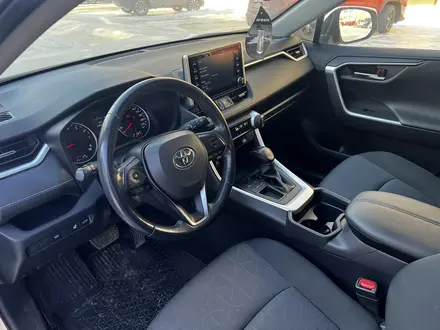 Toyota RAV4 2019 года за 15 200 000 тг. в Актобе – фото 17