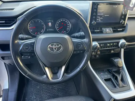 Toyota RAV4 2019 года за 15 200 000 тг. в Актобе – фото 26