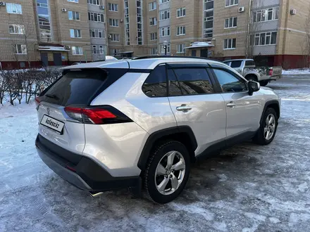 Toyota RAV4 2019 года за 15 200 000 тг. в Актобе – фото 9