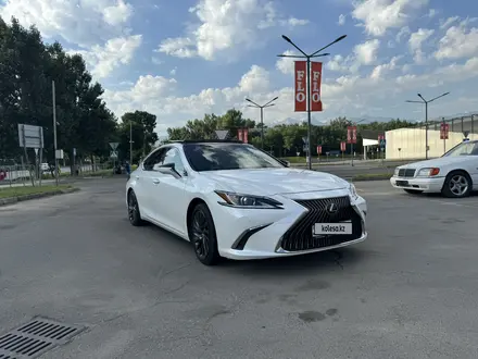 Lexus ES 250 2018 года за 19 900 000 тг. в Алматы – фото 2