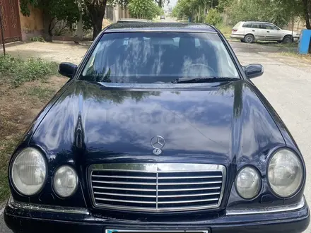 Mercedes-Benz E 320 1998 года за 3 950 000 тг. в Шымкент