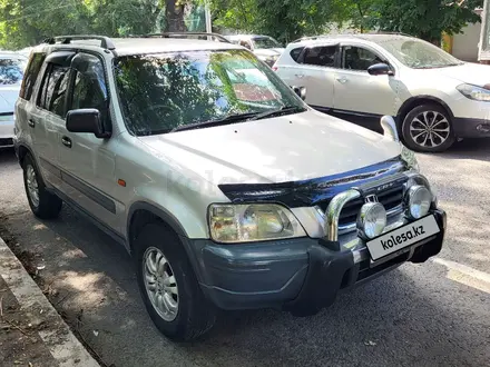 Honda CR-V 1996 года за 3 000 000 тг. в Алматы – фото 2