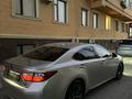 Lexus ES 300h 2014 годаfor9 500 000 тг. в Жанаозен – фото 2