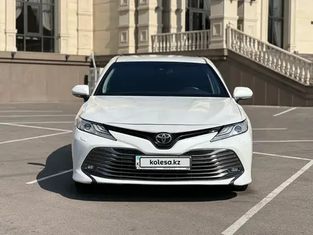 Toyota Camry 2018 года за 14 500 000 тг. в Алматы