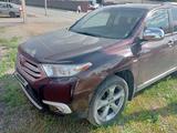 Toyota Highlander 2013 года за 13 000 000 тг. в Актобе