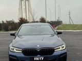 BMW 5 серия 2020 годаүшін22 000 000 тг. в Шымкент – фото 2