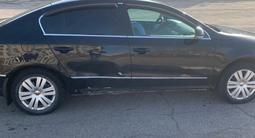 Volkswagen Passat 2008 года за 2 000 000 тг. в Караганда – фото 3