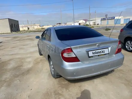 Toyota Camry 2004 года за 4 000 000 тг. в Актау – фото 2