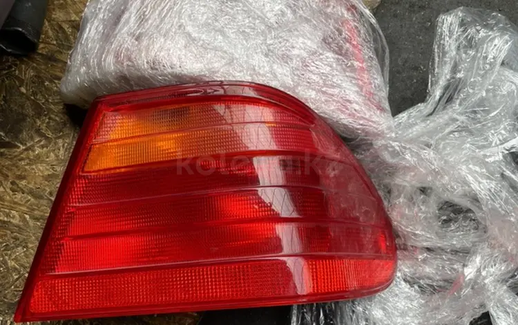 Задни стоп Mercedes Benz W 210 за 40 000 тг. в Алматы