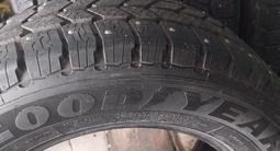 Шины GOODYEAR 215/65 R16C made FRANCE (M + S) комплект 5 штукfor175 000 тг. в Костанай